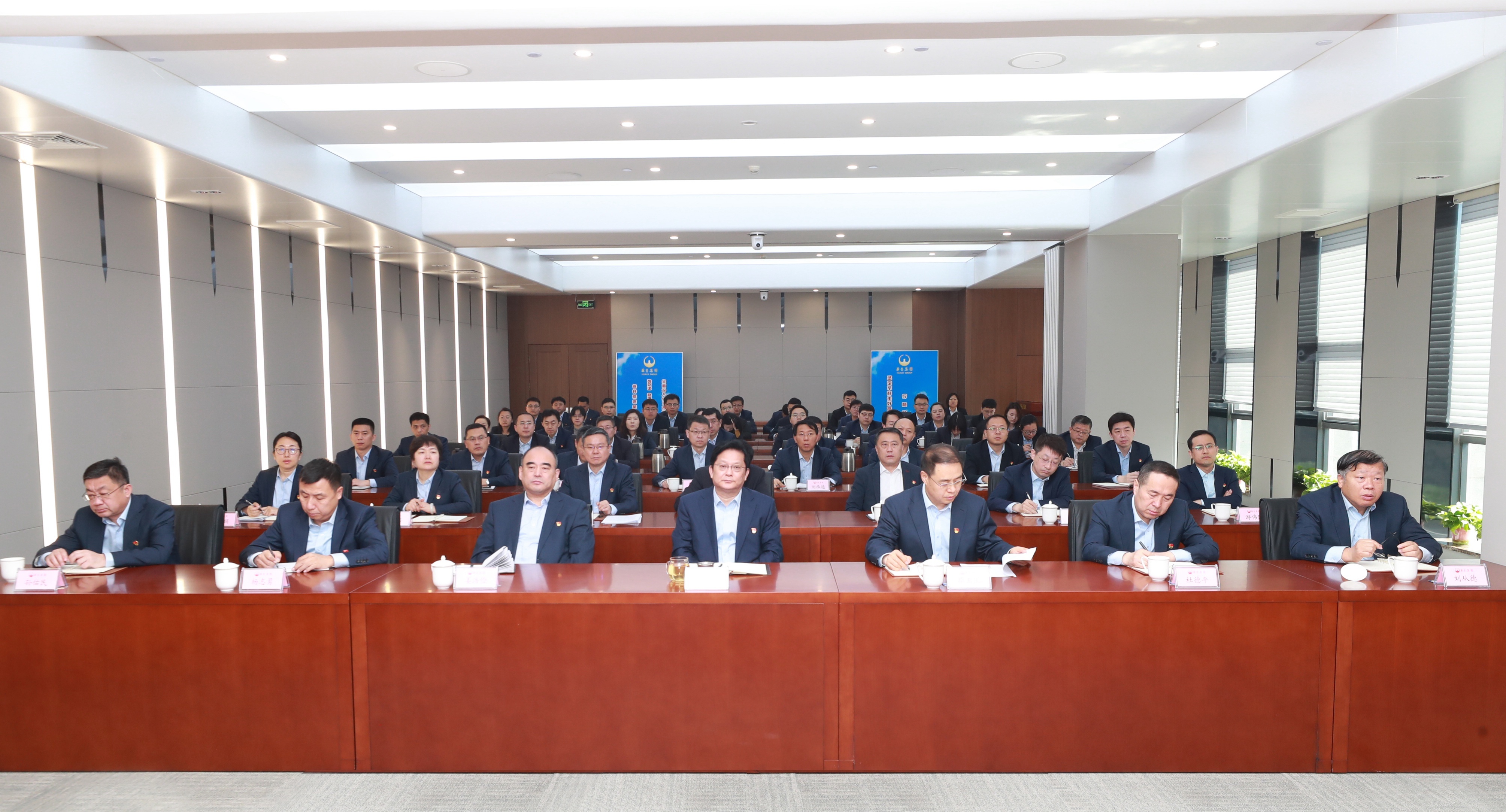 沂蒙精神等党史和红色文化宣讲走进华鲁集团-1 沂蒙精神等党史和红色文化宣讲走进华鲁集团-1.jpg